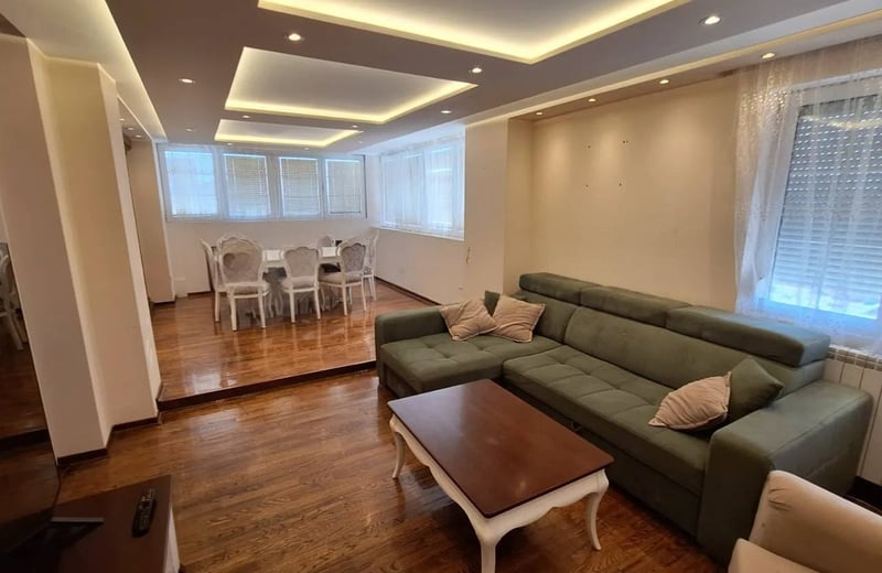 Location d’un appartement spacieux de 4 pièces, 130 m², Nouveau Belgrade, Belgrade, Serbie